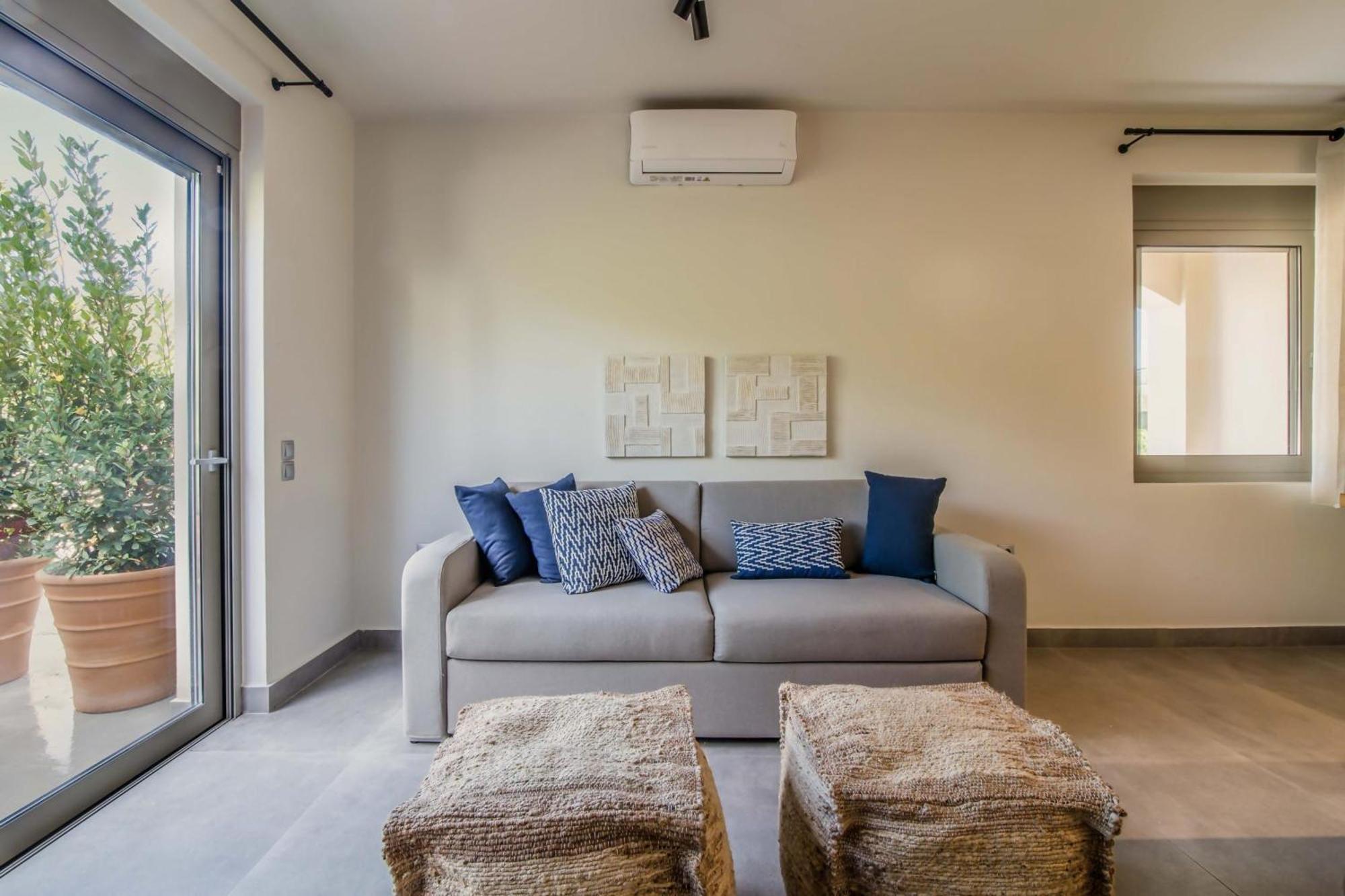 Blue Symphony Suites Apartments Nikiana Exterior photo